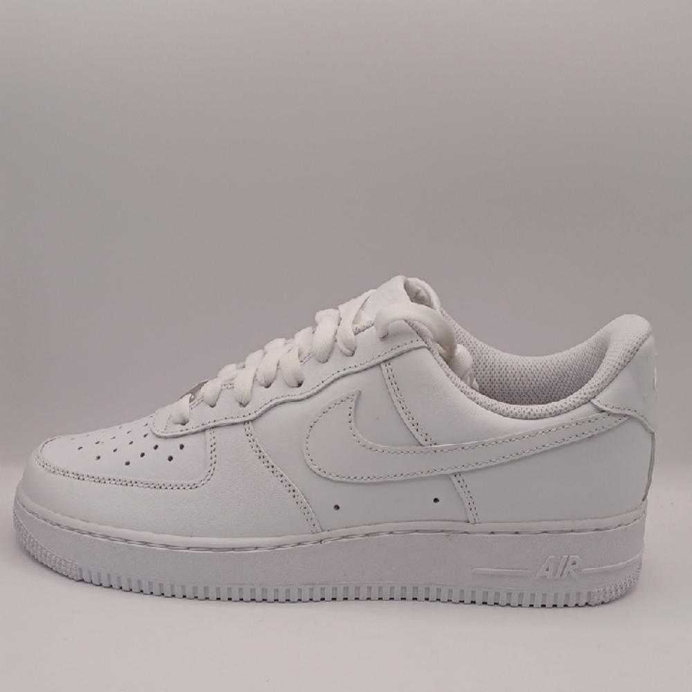 NEW Nike Air Force 1 Triple White Sneakers Men Size 10 US DD8959-100 - Picture 6 of 13